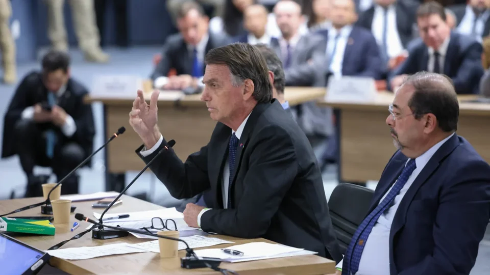 Moraes autoriza investigação sobre interferência de Bolsonaro na PF