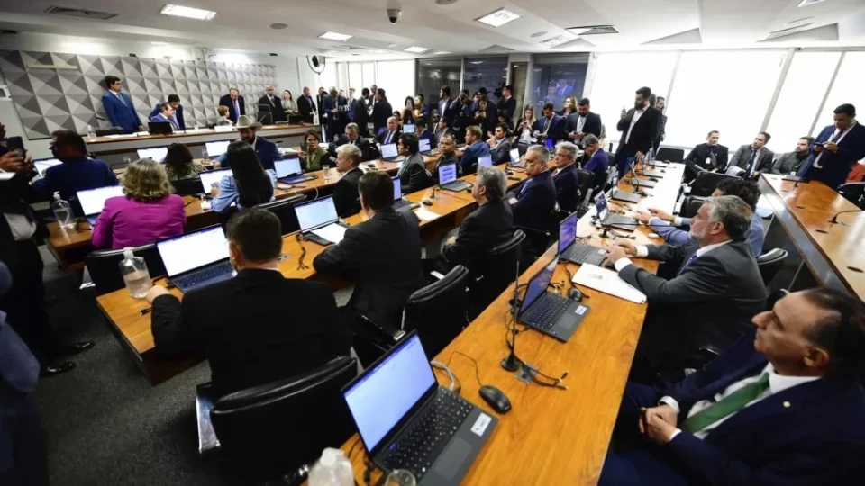 CPMI do INSS pede ao STF prisão preventiva de 21 investigados por fraudes