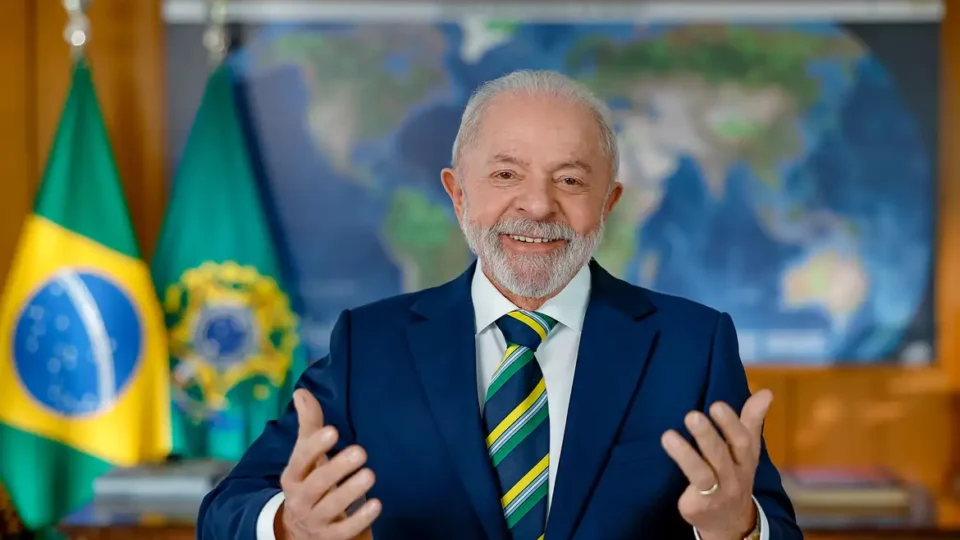 Lula exalta soberania e manda recado a Trump e Bolsonaro em pronunciamento do 7/9