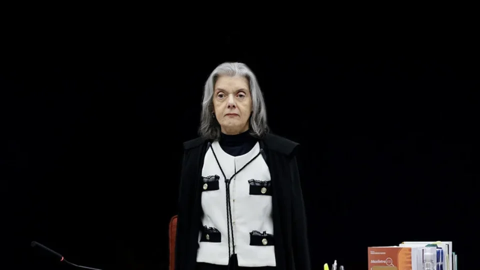 Cármen Lúcia diz que Judiciário ainda é machista e cobra ação contra matança de mulheres