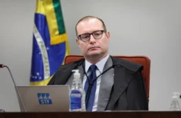 Zanin suspende julgamento que analisa legalidade de escolas cívico-militares em SP