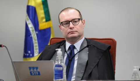 Zanin suspende julgamento que analisa legalidade de escolas cívico-militares em SP