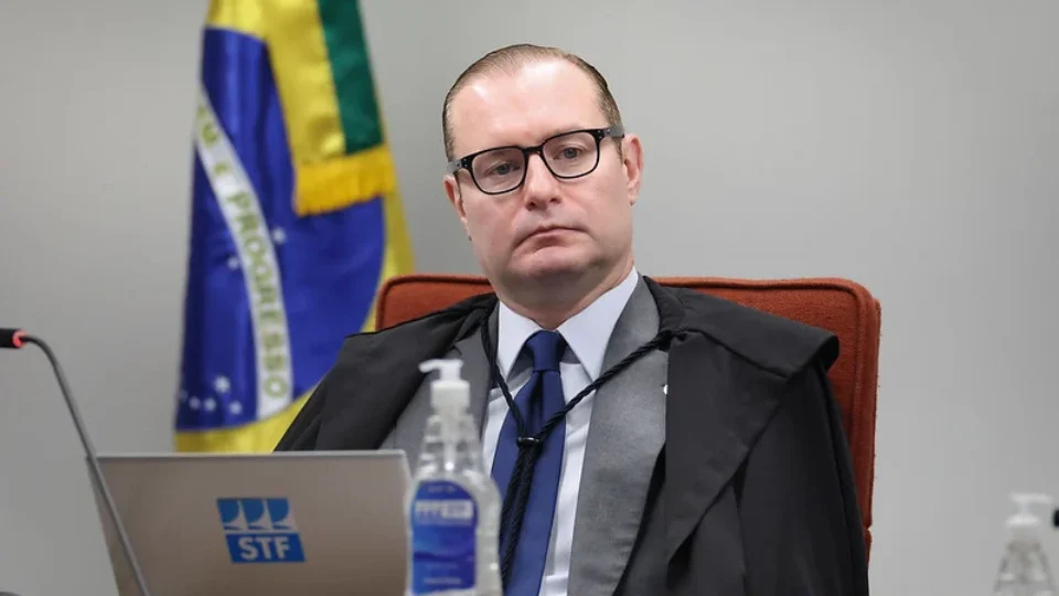 Zanin suspende julgamento de escolas cívico-militares em SP