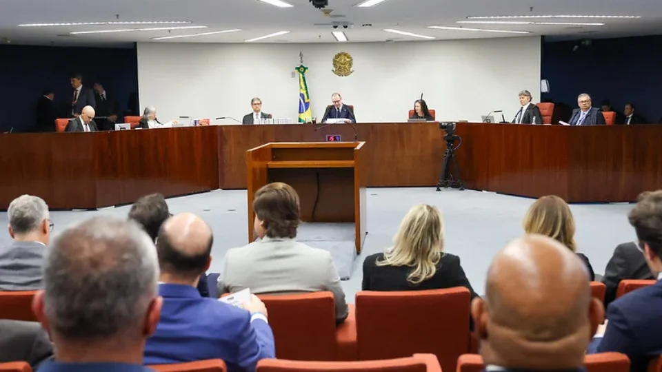 STF forma maioria para centralizar no tribunal autorizações de buscas no Congresso