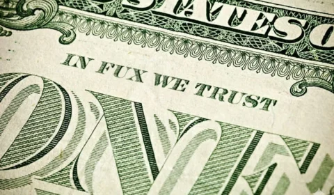 Sensacionalista: Trump substitui ‘In God We Trust’ em nota de dólar por ‘In Fux We Trust’