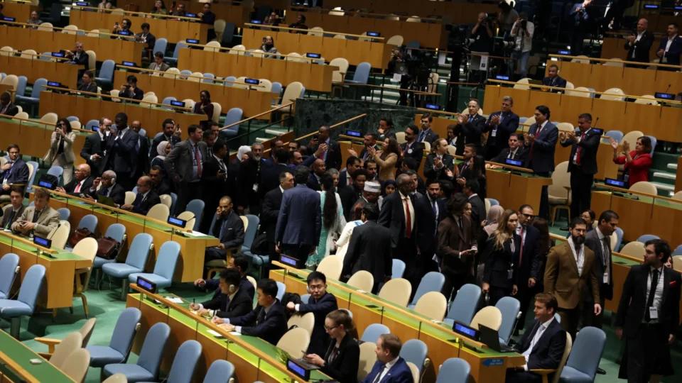 Delegações deixam plenário da ONU em protesto antes do discurso de Netanyahu