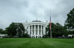Charlie Kirk: após atentado, bolsonaristas nos EUA pedem punição para perfis de esquerda
