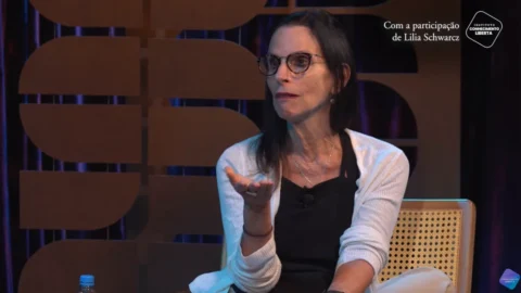 Lilia Schwarcz: Bolsonaro vai passar para o lixo da história