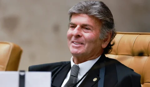 Sensacionalista: Fux tem medo de Lei Magnitsky o impedir de importar perucas