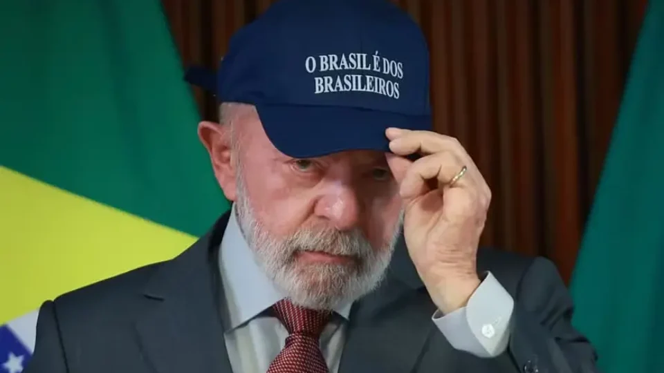 Patriotismo do boné de Lula polariza com ex-falecida Odete