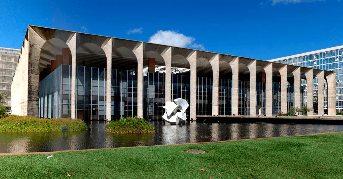 O Itamaraty é o órgão responsável por representar o Brasil no mundo, conduzindo a política externa e garantindo o diálogo mesmo em tempos de crise. Imagem: reprodução 