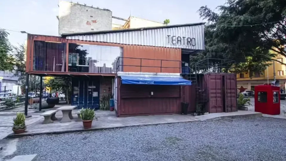 Justiça dá 90 dias para Teatro de Contêiner desocupar terreno no centro de SP