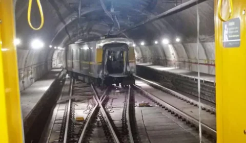 Trem da Linha 4-Amarela descarrila e se parte em SP; ‘privatização é risco’, aponta metroviário