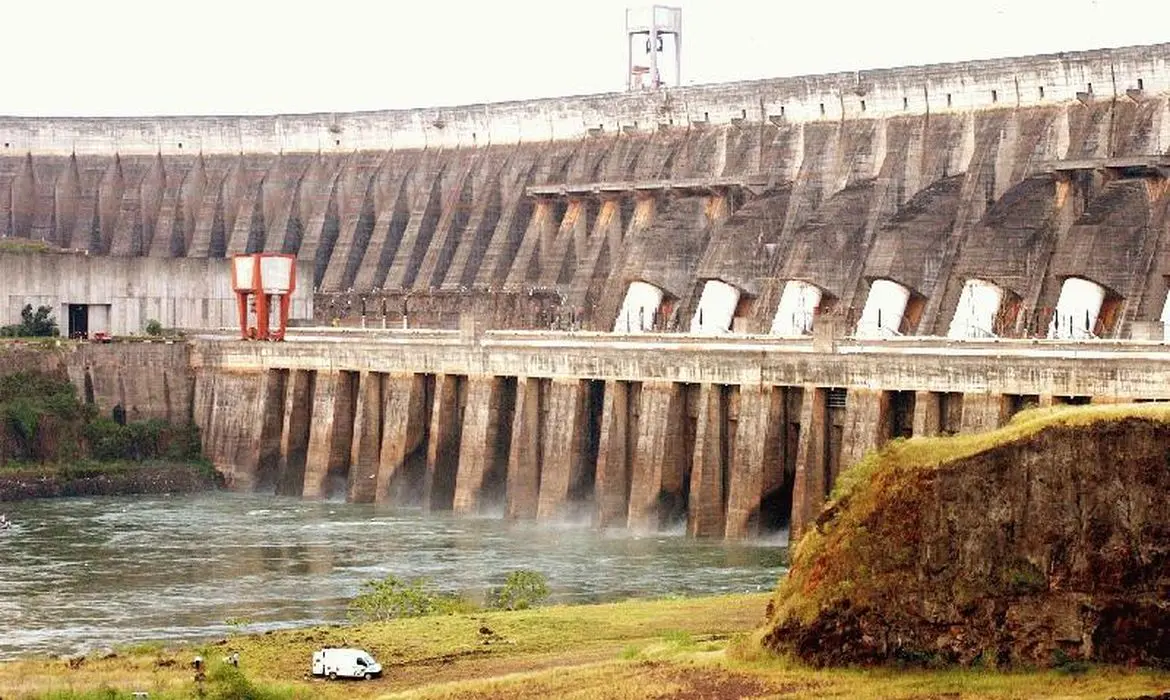 O Brasil é destaque na produção de energia por meio de usinas hidrelétricas. Com uma expertise acumulada durante décadas, o país é referência na construção de barragens. Foto: Arquivo/Agência Brasil