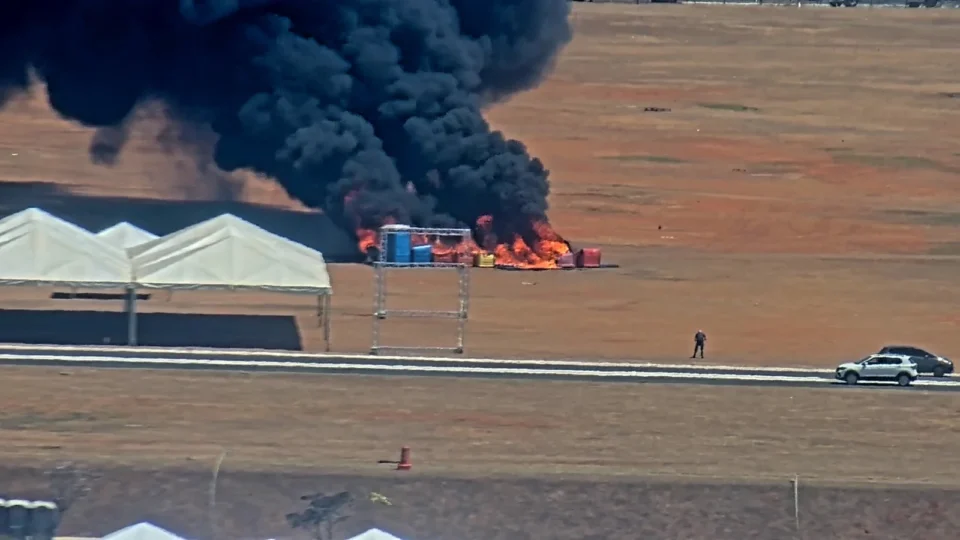 Suspeito de incendiar banheiros em Brasília é identificado e nega autoria
