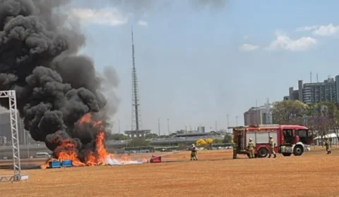 STF suspeita de incêndio criminoso em banheiros químicos na Esplanada dos Ministérios