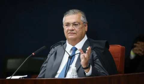 Dino vota pela condenação de Bolsonaro e mais sete réus pela trama golpista