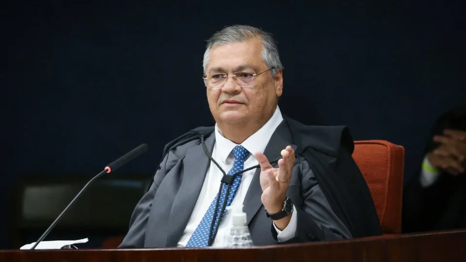 Dino vota pela condenação de Bolsonaro e mais sete réus pela trama golpista; siga