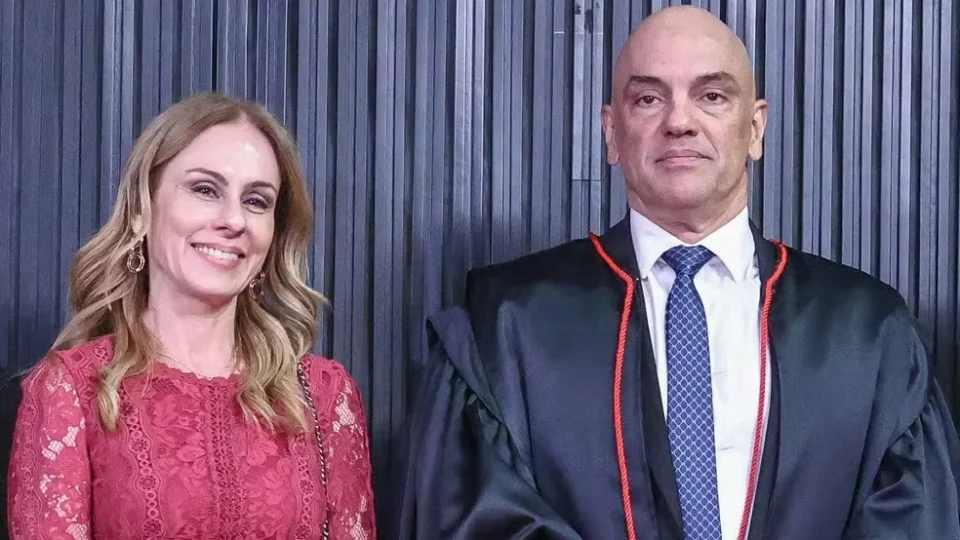 Esposa de Alexandre de Moraes afirma não ter recebido mensagens de Vorcaro