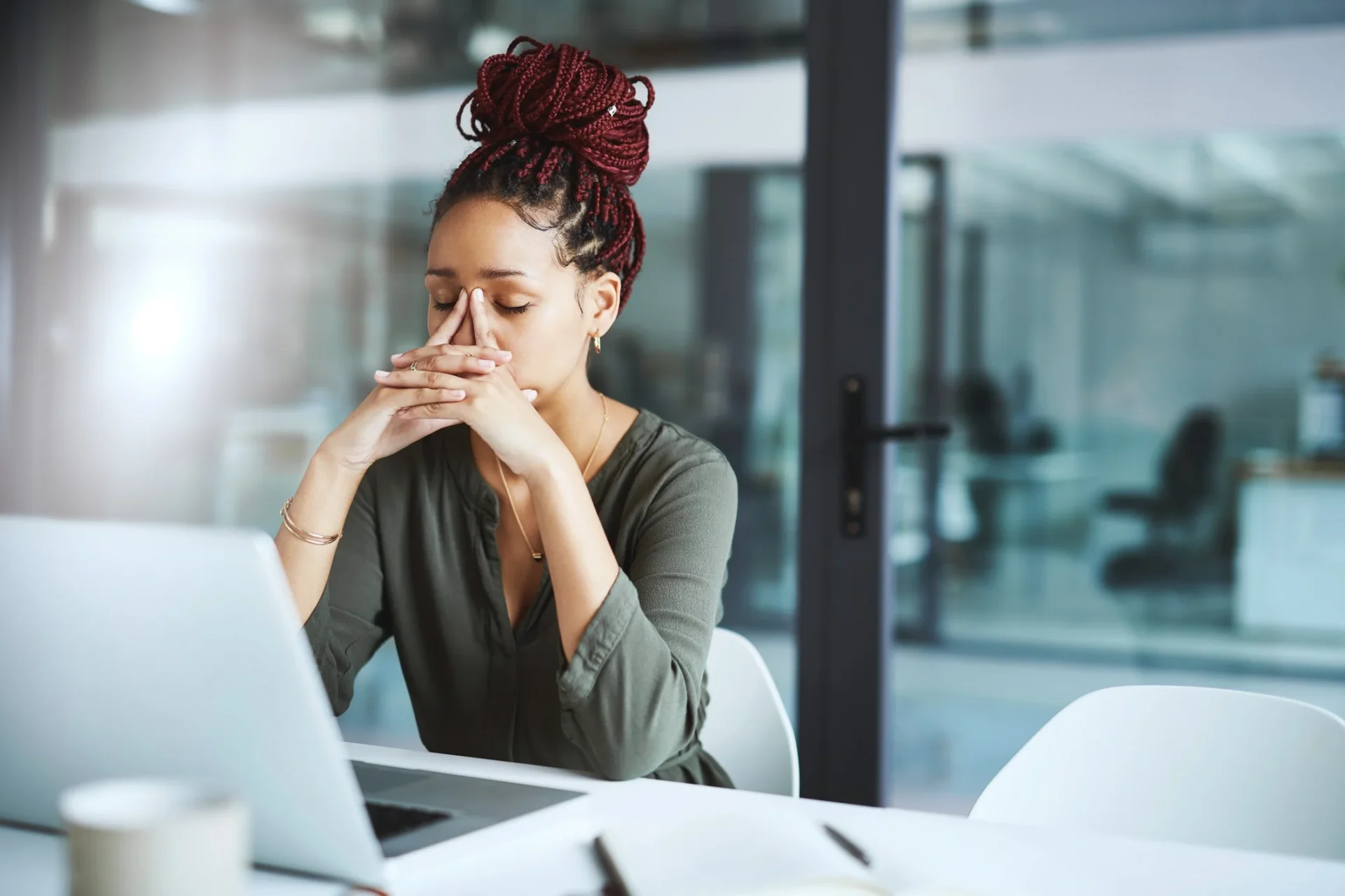 Ficar ansioso ou se sentir inseguro ao começar um negócio é desafiador, mas você não está sozinho. Foto: iStock