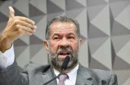 CPMI do INSS ouve ex-ministro da Previdência Carlos Lupi nesta segunda-feira