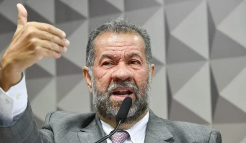 CPMI do INSS ouve ex-ministro da Previdência Carlos Lupi nesta segunda-feira
