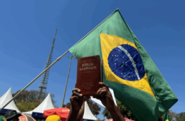Filho, não diz que é evangélico!