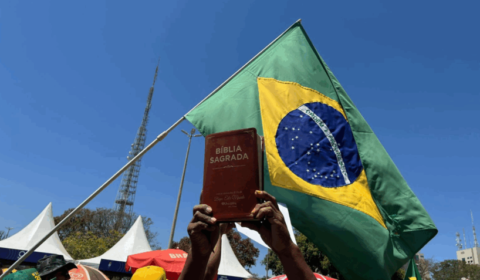 Filho, não diz que é evangélico!