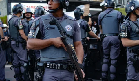 Juíza manda governo de SP pagar traslado de corpo de morador de rua morto por PMs