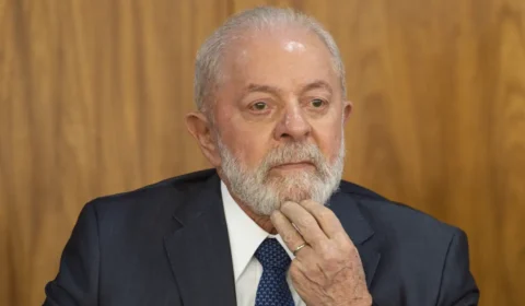 Lula acena a evangélicos e diz que maioria dos deputados pouco liga para o povo