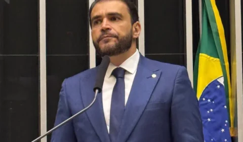 Relator de cassação de Eduardo Bolsonaro defendeu anistia e impeachment de Moraes