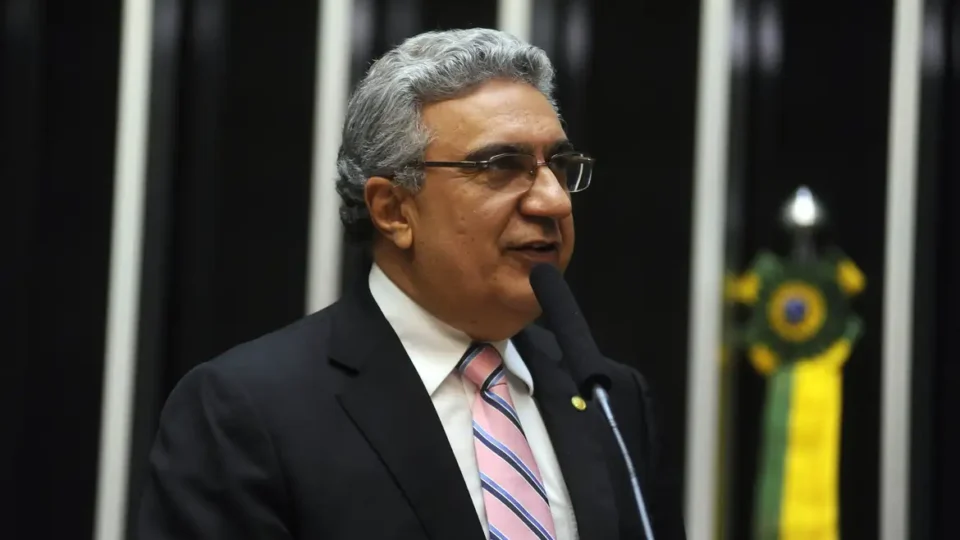 Laurez Moreira assume governo do Tocantins e exonera todos os secretários