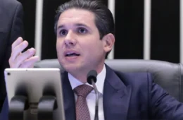 Motta defende Lei da Reciprocidade contra tarifaço dos EUA
