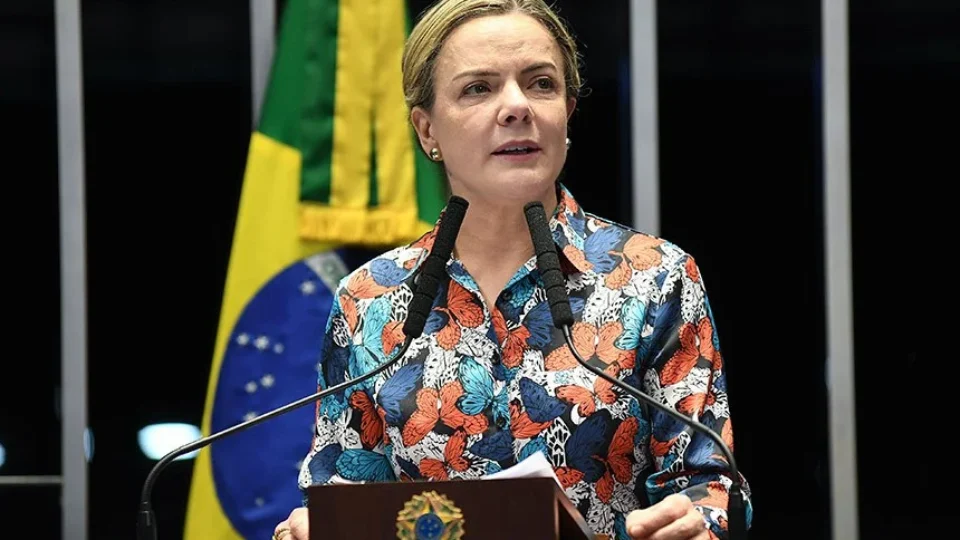 Gleisi comemora condenação de Bolsonaro e rechaça anistia, mas sinaliza para redução de penas do 8/1