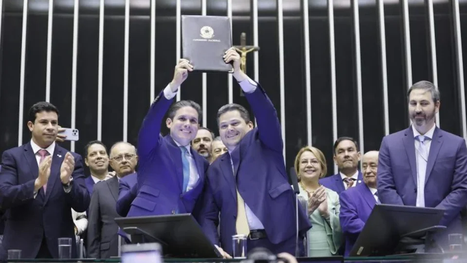 Congresso promulga PEC dos precatórios e abre espaço fiscal de R$ 12,4 bi