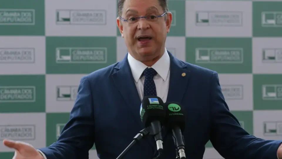 Sóstenes afirma que PL deve votar contra ‘anistia light’