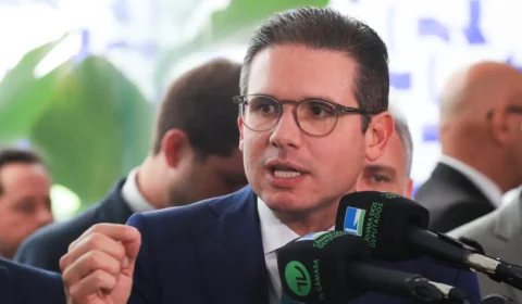 Hugo Motta enfrenta pressão de anistia sob sombra de Arthur Lira