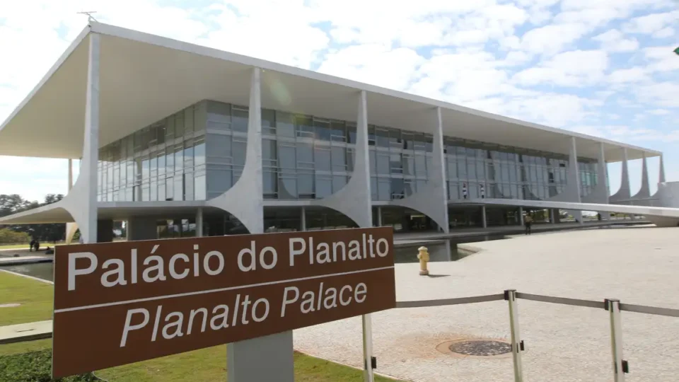 Reforma administrativa e o dilema do tamanho do Estado: um Brasil mais justo e eficiente