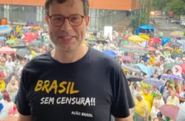 Bandeira dos EUA nas manifestações de 7/9 foi idéia de ex-assessor de Orleans e Bragança