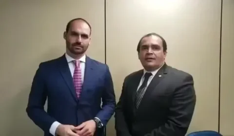 Relator de processo contra Eduardo é aliado da família Bolsonaro
