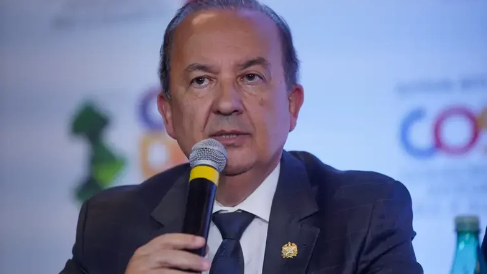Operação mira suspeitos de ameaçar governador de Santa Catarina