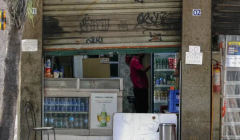 Sobe para 5 número de mortes por intoxicação com metanol em SP