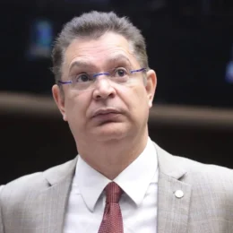 PF aponta contradições em versão de Sóstenes sobre R$ 468 mil em dinheiro vivo
