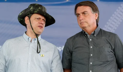 Bolsonaro cada dia mais perto de anunciar apoio a Tarcísio para 2026