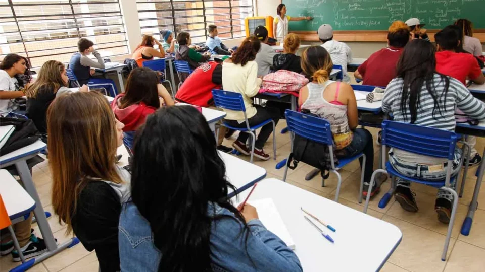 Professor, quanto vale o seu trabalho?