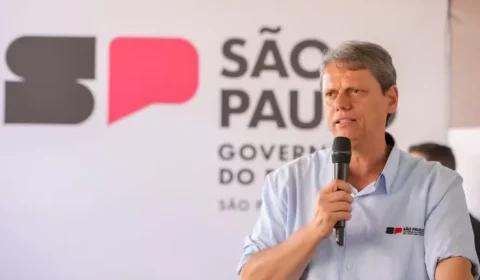 Tarcísio sanciona lei que muda carreira de pesquisador, associação vai contestá-la