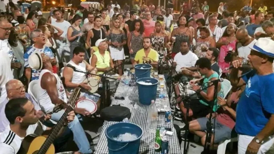 As festas e a invenção do mundo