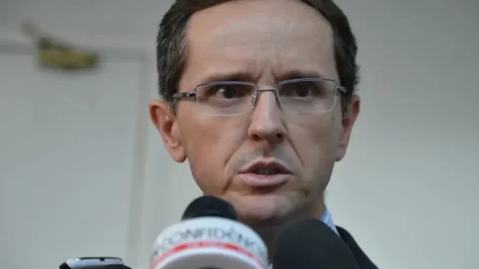 Zema nomeia ex-promotor advogado de mineradoras para chefiar órgão ambiental