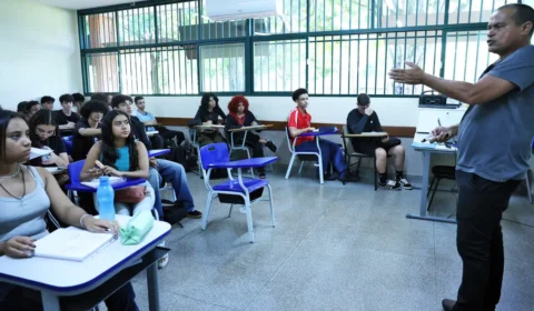 ‘Professor, já entregou as suas notas?’