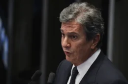 Moraes pede que defesa de Collor explique desligamento de tornozeleira